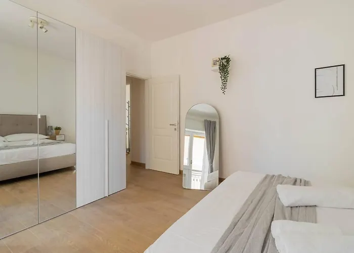 Aeterna Nomentana House Roma